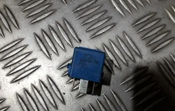 BMW 5 E34 Other relay 61366915327 61.36-6915327