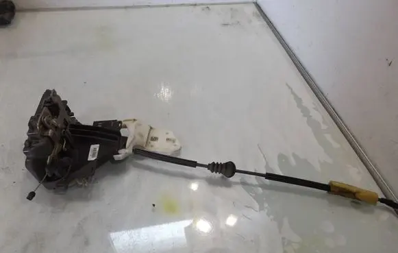 Seat Ibiza III (6L) Rear door lock 3B4839015