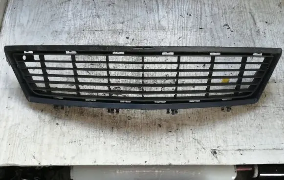 Opel Tigra B Front bumper lower grill 93162183