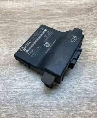 Volkswagen PASSAT B6 Gateway control module 3C0907530C 3C0907951A 07S