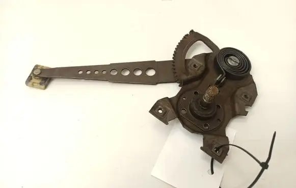 Rear door manual window regulator