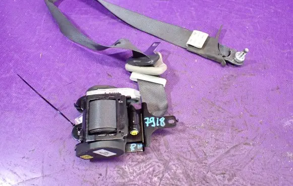 Renault Koleos I Front seatbelt 86884JY11A