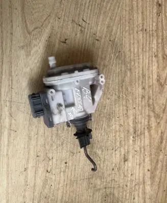 Volkswagen PASSAT B4 Central locking motor 3A0862153B