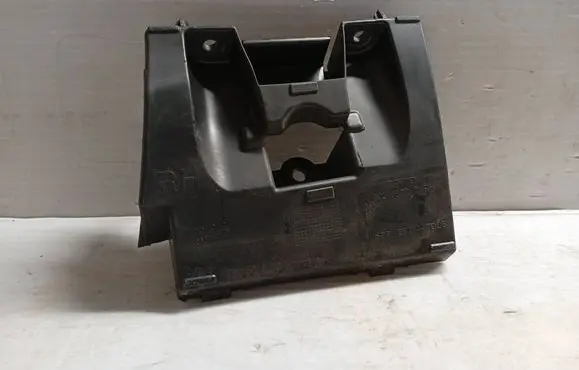 Volvo XC60 Fender mounting bracket 32216698