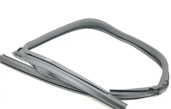 Nissan Juke II F16 Rubber seal front door window/glass 803316PA0D