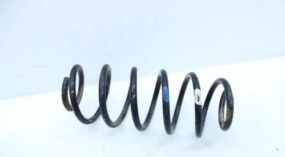 Toyota Auris 150 Rear coil spring