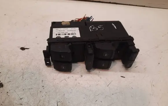 Volkswagen PASSAT B5 Electric window control switch 3B4959793 05073201