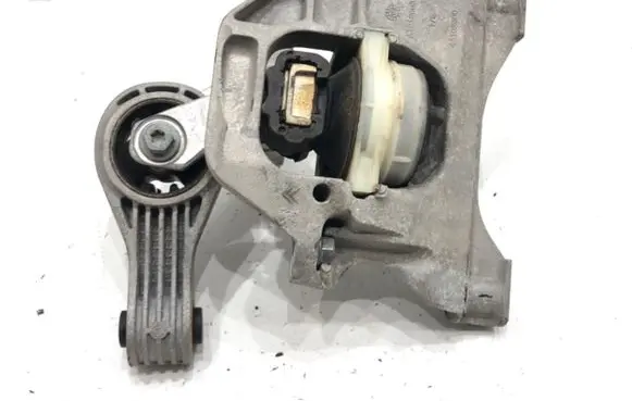Peugeot 308 SW Engine mounting bracket 9673689380