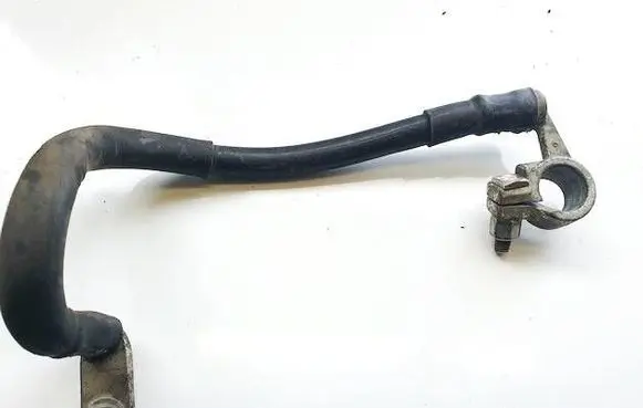 Volkswagen PASSAT B6 Positive cable (battery) 