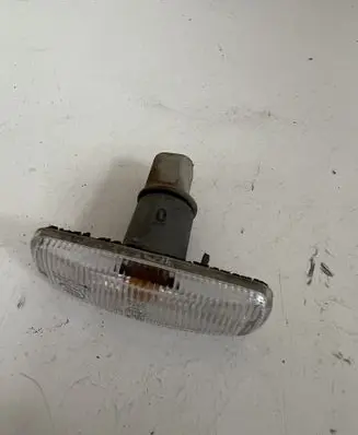 Dodge Caliber Front fender indicator light 