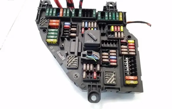 BMW 5 F10 F11 Fuse module 923442301 9234423