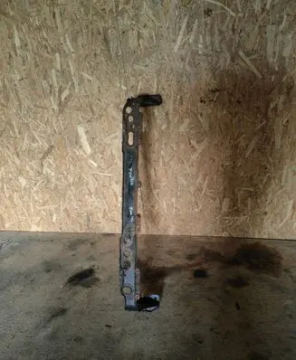 Ford Focus Bottom radiator support slam panel 