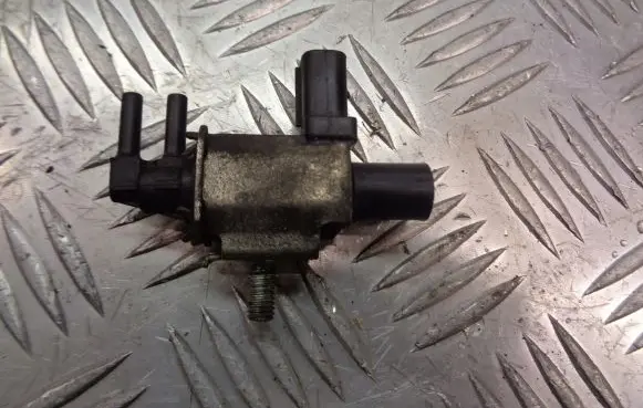 Ford Focus Turbo solenoid valve 4M5C-9A500