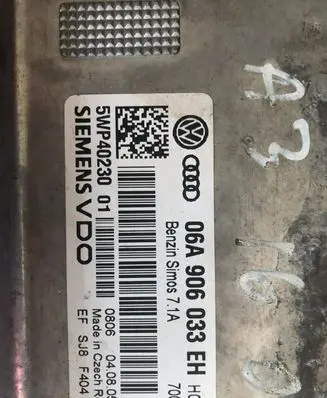 Audi A3 S3 8P Engine control unit/module 06A906033EH 5WP40230