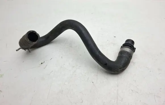 Volvo XC90 Engine coolant pipe/hose 32138761