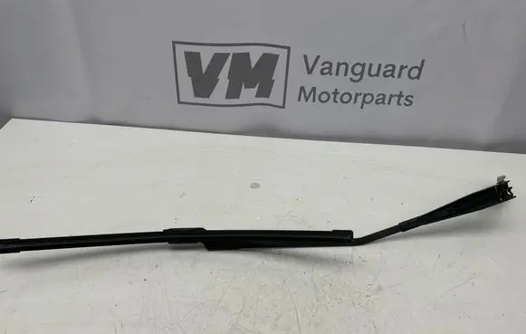 Volvo XC60 Front wiper blade arm