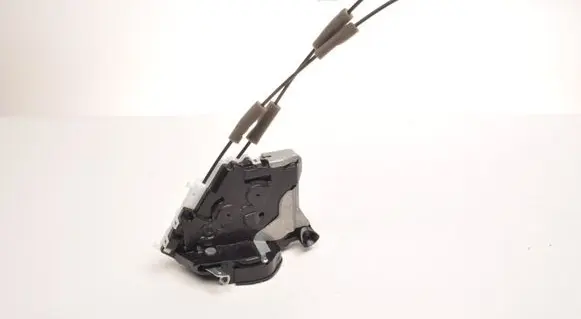 Toyota Yaris Cross Front door lock 