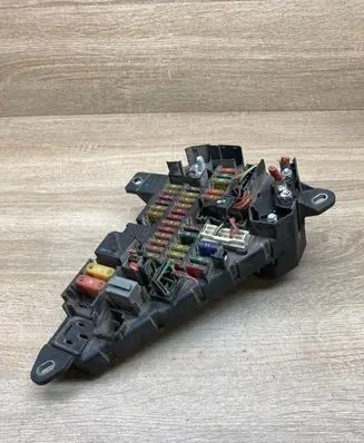 BMW 5 E60 E61 Fuse module 6906588 6906603