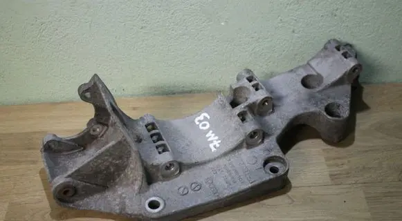 Volkswagen Sharan Generator/alternator bracket 045903143F BRT