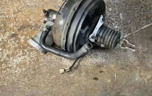 Suzuki Grand Vitara I Brake booster 