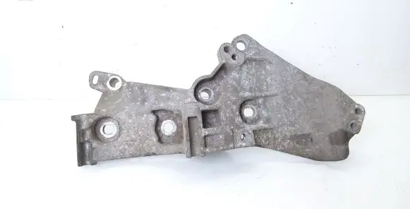 Nissan Qashqai Generator/alternator bracket 8200669495