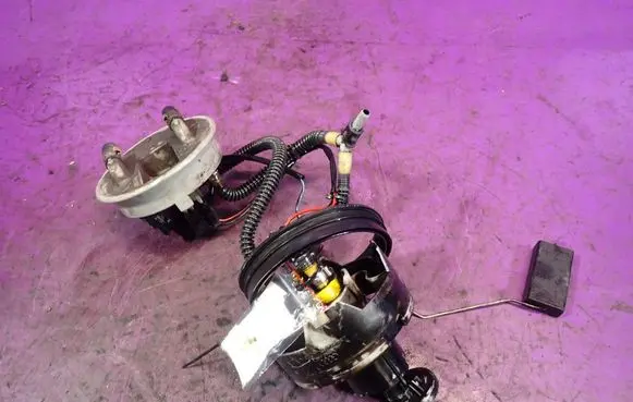 Audi A4 S4 B5 8D In-tank fuel pump 8D0906087AF