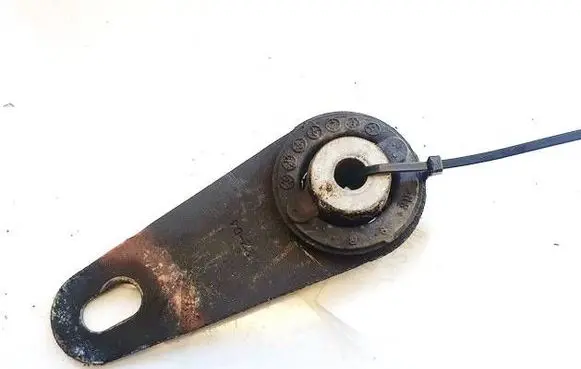 Peugeot 407 Engine mount bracket 