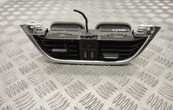 Ford Fiesta Dash center air vent grill H1BB19K617AEW