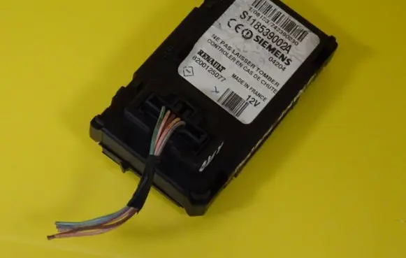 Renault Scenic II - Grand scenic II Ignition lock 8200125077
