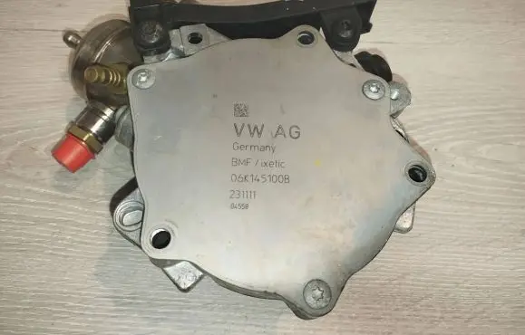 Audi A5 8T 8F Vacuum pump 06K145100B 231111 04558