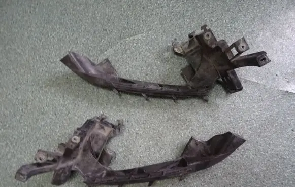 Audi Q5 SQ5 Headlight/headlamp mounting bracket 80A805607