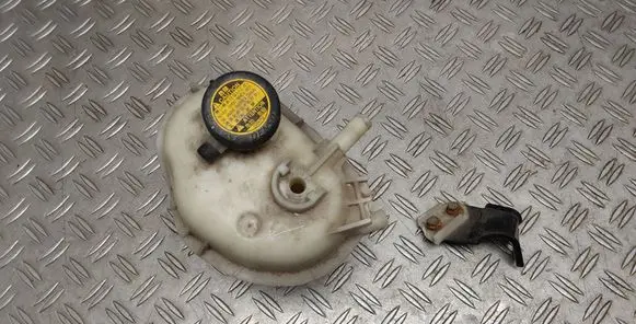 Toyota Yaris Coolant expansion tank/reservoir 