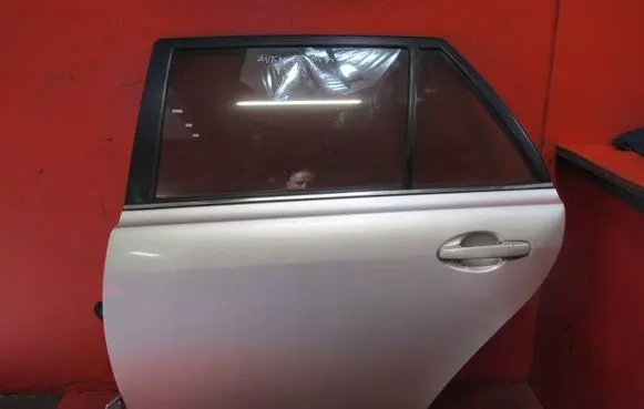 Toyota Avensis T250 Rear door AVENSIST25-DRZWILT