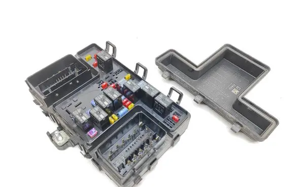 Ford Edge II Fuse module G2BT14A067BB G2GT14A067BB 15042706