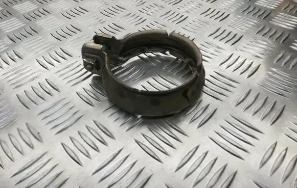 Mercedes-Benz E W212 Muffler pipe connector clamp A0009958902