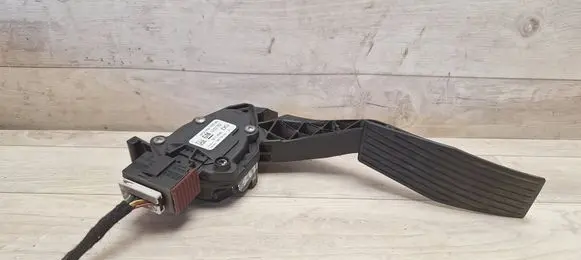 Opel Insignia A Accelerator throttle pedal 13237352 6PV00976500 30112009