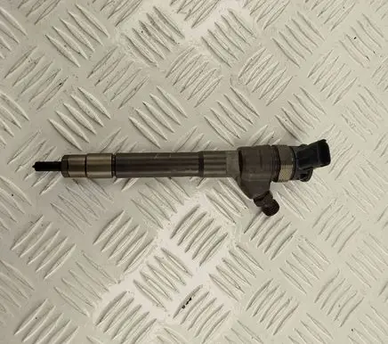 Nissan X-Trail T32 Fuel injector 0445110546