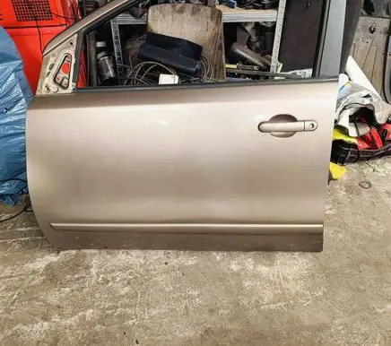 Nissan Note (E11) Front door C30g