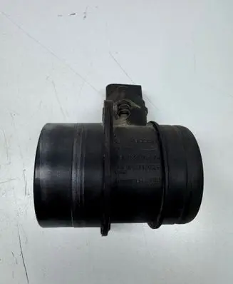 Volkswagen PASSAT B4 Mass air flow meter 0281002461 074906461B