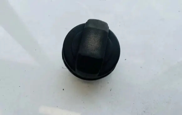 Audi 100 S4 C4 Fuel tank filler cap 191201553a