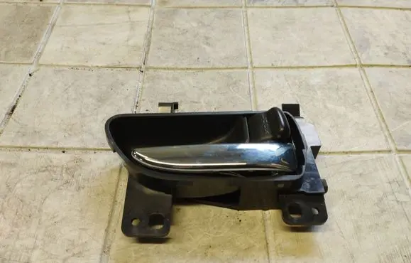 Rear door interior handle