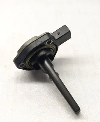 BMW 5 E60 E61 Oil level sensor 7508003 6PR00786802