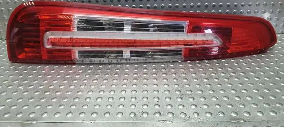 Ford C-MAX I Rear/tail lights S26378264