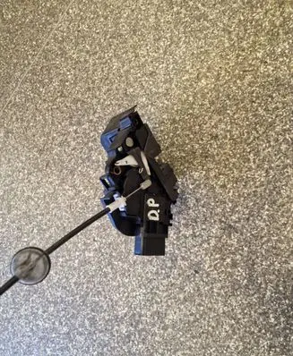 Ford C-MAX I Front door lock
