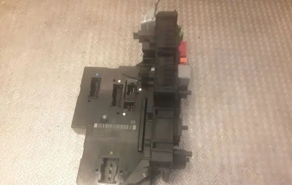 Mercedes-Benz C W204 Fuse box set 2049060205 A2049060205
