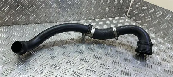 Land Rover Discovery Sport Intercooler hose/pipe GJ326C715