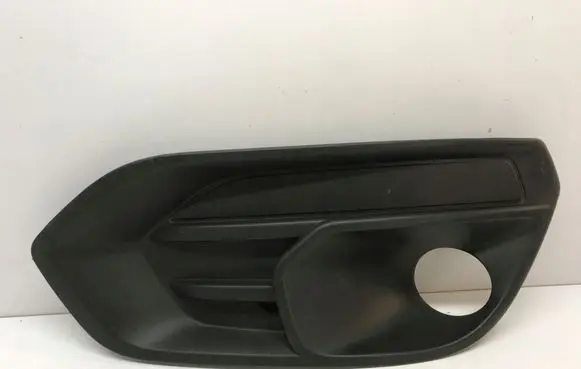 Iveco Daily 6th gen Front fog light trim/grill
