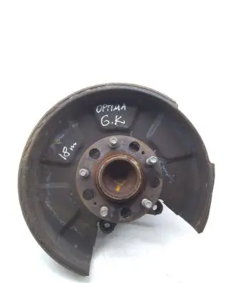 Rear wheel hub