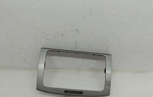 Radio/GPS head unit trim