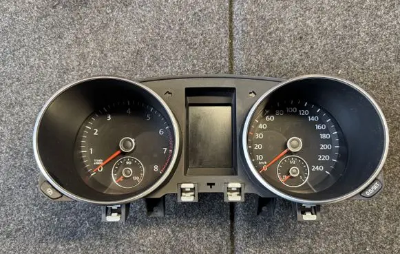 Volkswagen Golf VI Speedometer (instrument cluster) 5K0920870F VDD02421 0919012584